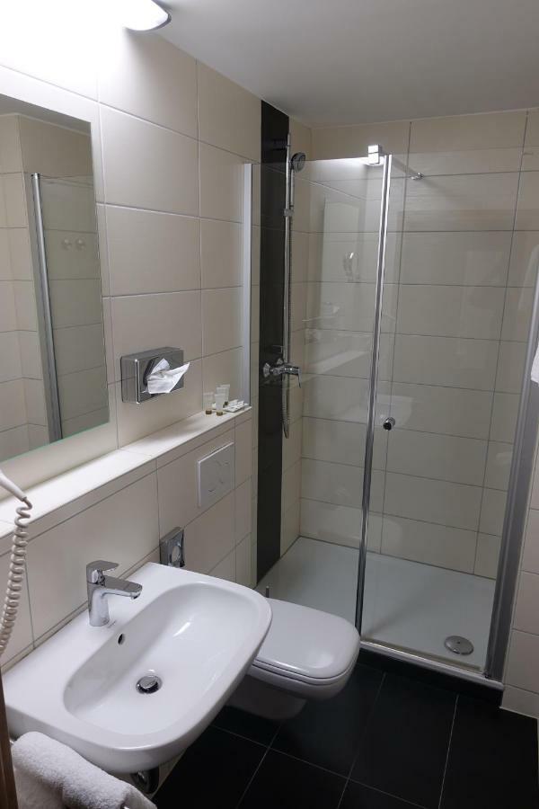 Zum Ziel Hotel & Restaurant Grenzach-Wyhlen Bei Basel エクステリア 写真